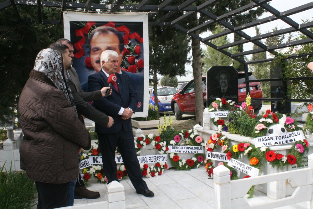 Attila Topaloğlu anıldı