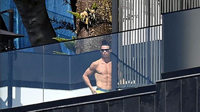 Portekiz’de karantinada bulunan Cristiano Ronaldo, İtalya’ya dönme kararı aldı