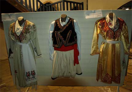 Kültür Dairesi Kıbrıs Folklorik Kıyafetlerinin Envanterini Çıkarıyor