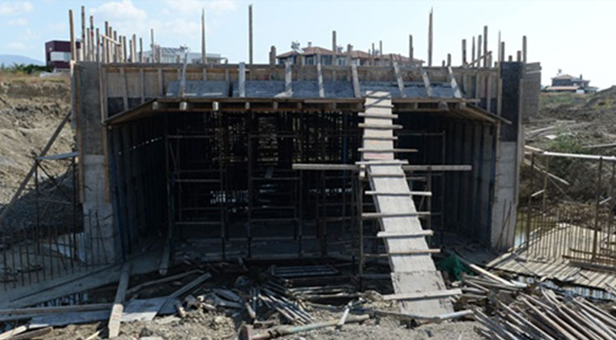 Gönyeli’de ‘Özgürlük Köprüsü’ inşaatı ilerliyor