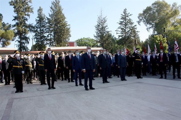 Lefkoşa Atatürk Anıtı önünde tören düzenlendi