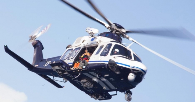 Rum polisi arama yaparken helikopterden çanta düşürdü