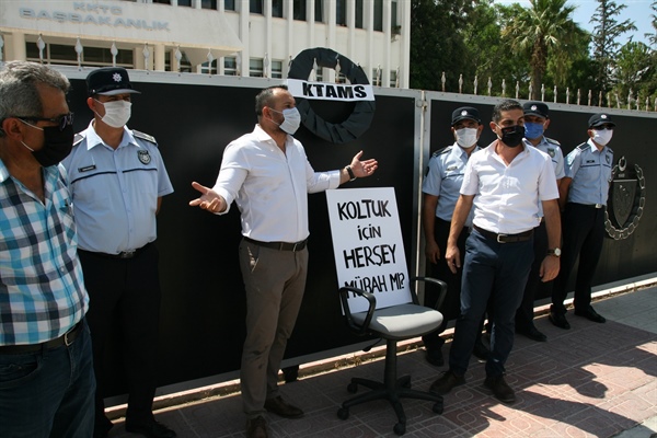 KTAMS geçici işçi istihdamlarını Başbakanlık önünde protesto etti