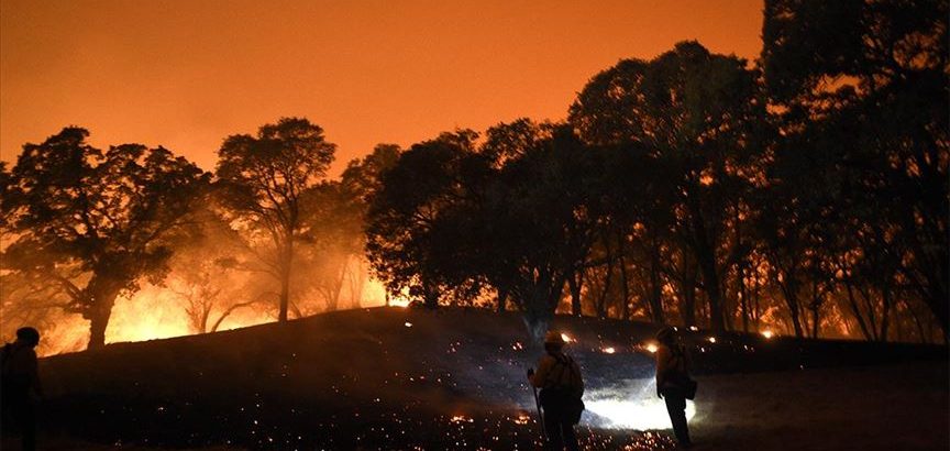 Kaliforniya’da devam eden yangınlarda 7 kişi hayatını kaybetti
