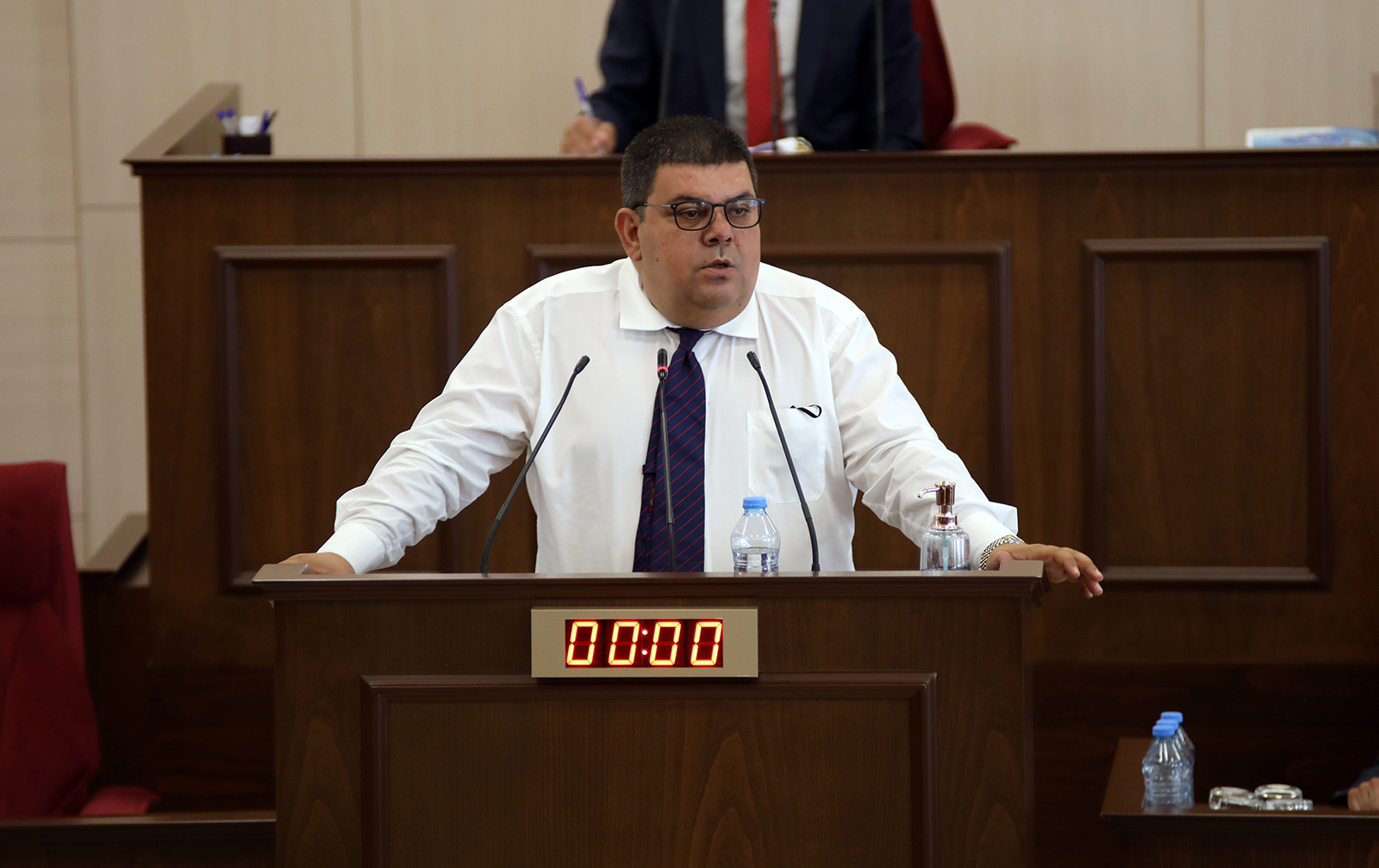 Hükümetin bu süreçte halkın iş, aş ve sağlığını korumak için elinden gelen gayreti gösterdiğini kaydetti
