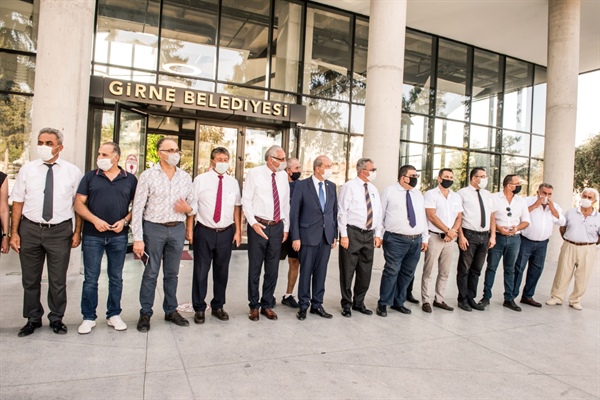 Başbakan Ersin Tatar’dan Girne Belediyesi’ne ziyaret