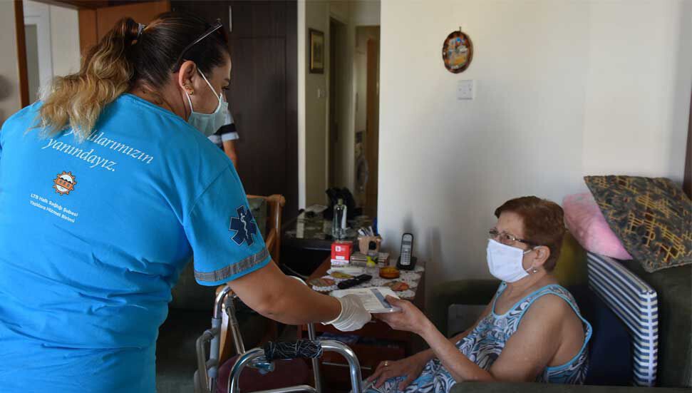 LTB, Yaşlılara Hizmet Birimi’ne üye 65 yaş ve üzeri yurttaşlarına 28 bin maske dağıtıyor