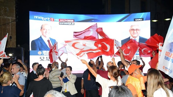 Tatar, partililere ve vatandaşlara hitap etmek için Sarayönüne geldi