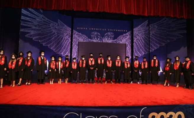GAÜ 34. Dönem mezunları diplomalarını aldı