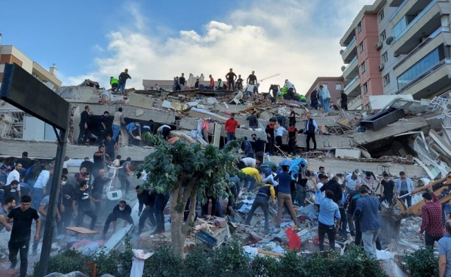 Deprem sonucunda 12 kişi hayatını kaybetti, 419 kişi de yaralandı