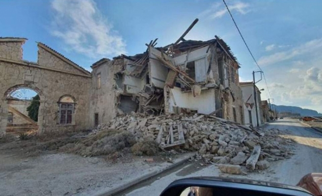 İzmir ve Samos'taki deprem Rum basınında