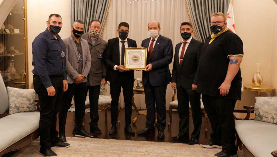 Ersin Tatar, KKTC Fenerbahçeliler Derneği heyetini kabul etti