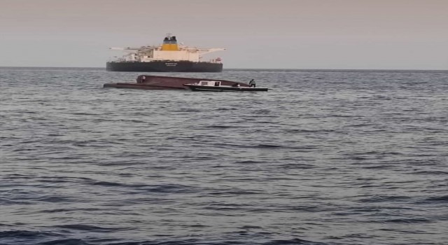 Yunan gemisi balıkçı teknesine çarptı: 5 mürettebat kayıp