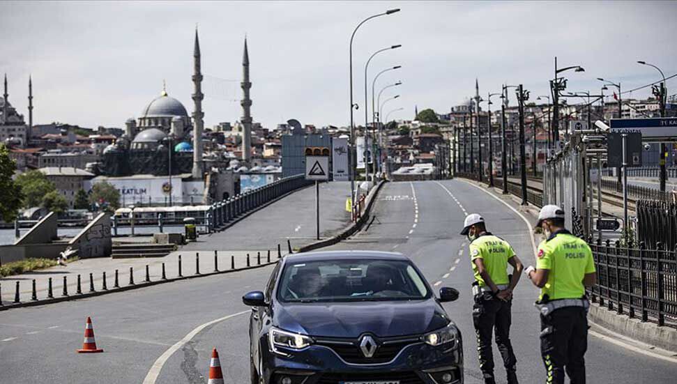 Türkiye’de sokağa çıkma yasağına uymayan 40 bine yakın kişiye yasal işlem