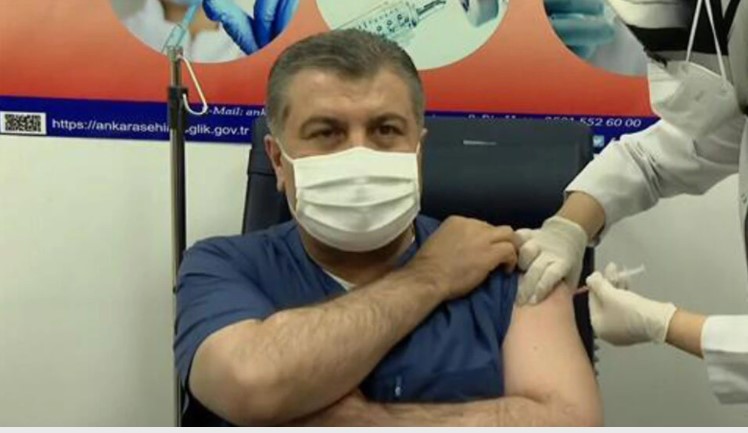 Türkiye Sağlık Bakanı Fahrettin Koca aşı oldu