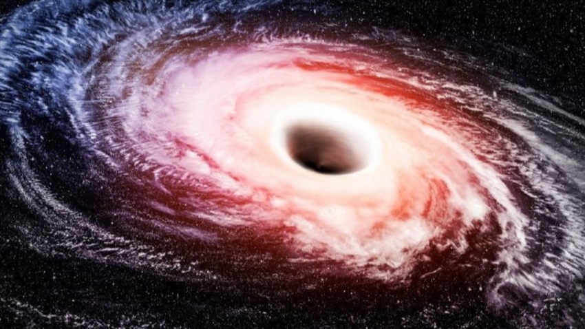 Tarihte bir ilk: Kara deliğin etrafındaki ‘manyetik kaos’ böyle gözlemlendi