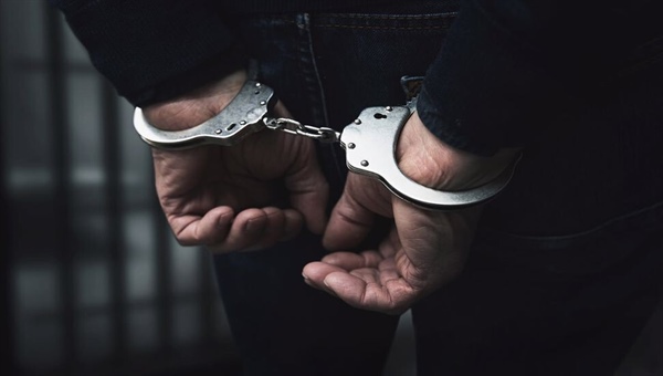 Edremit’te bulunan bir sitede uyuşturucu madde tasarrufundan 7 kişi tutuklandı