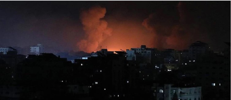 İsrail Gazze Şeridi'nde bakanlık binalarını bombaladı
