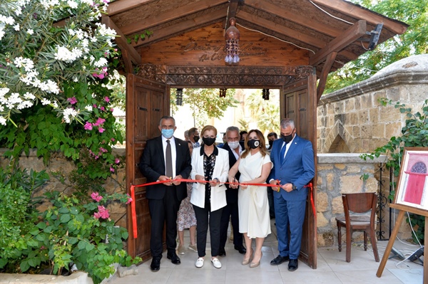 Sibel Tatar, “Minyatür Kıbrıs Kapıları” sergisinin açılışını yaptı