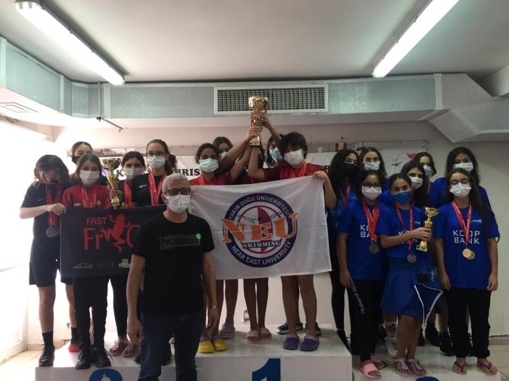 Yüzücüler “Cumhuriyet Kupası” içinyarıştı