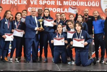 Basketbolda Levent Koleji Türkiye ikincisi oldu
