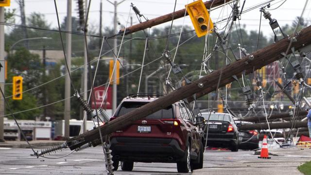 Kanada’da fırtına: 8 kişi öldü, yüz binlerce ev elektriksiz kaldı