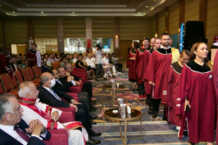 Tatar, Uluslararası Final Üniversitesi Mezuniyet Töreni’ne katıldı