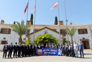 Cumhurbaşkanı Tatar, Şanlıurfa Viranşehir Gazi Derneği’nden gelen Kıbrıs gazilerini kabul etti