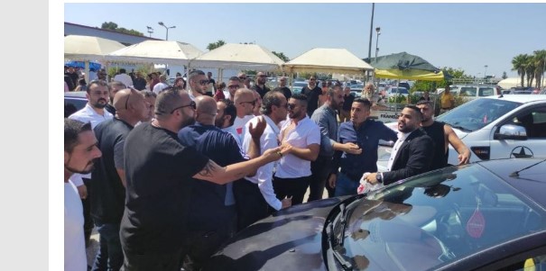 Kurultayda zaman zaman tansiyon yükseliyor