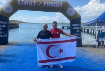 Doğukan Ulaç, Balıkesir Açıksu Yüzme Şampiyonası’nda birinci geldi