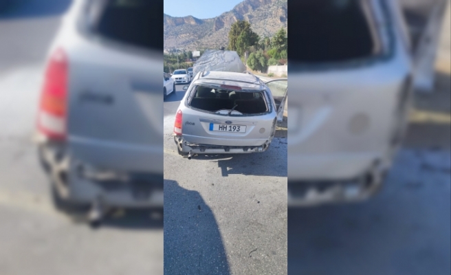 Girne-Lefkoşa anayolundaki kazada alev alan araç vatandaşlar tarafından söndürüldü