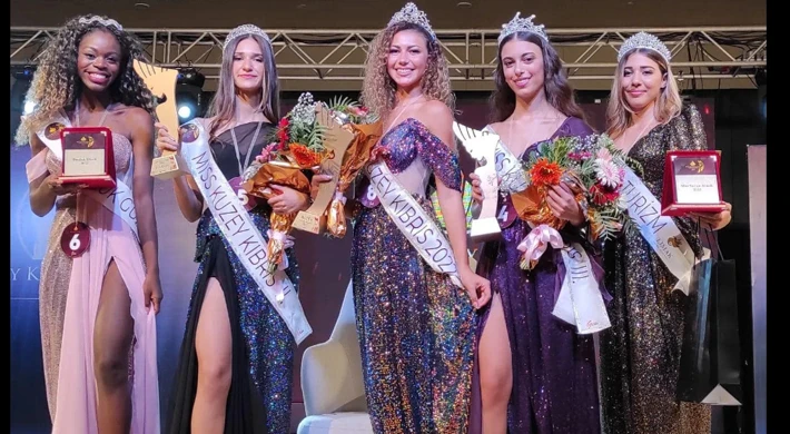 Miss Kuzey Kıbrıs yarışmasında tacın sahibi, Azra Kızılbora, Bay Kuzey Kıbrıs Volkan Zeki Sel oldu