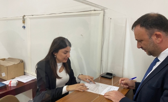 Çeler, Girne Belediye Başkanlığı seçimi için adaylık başvurusunu yaptı