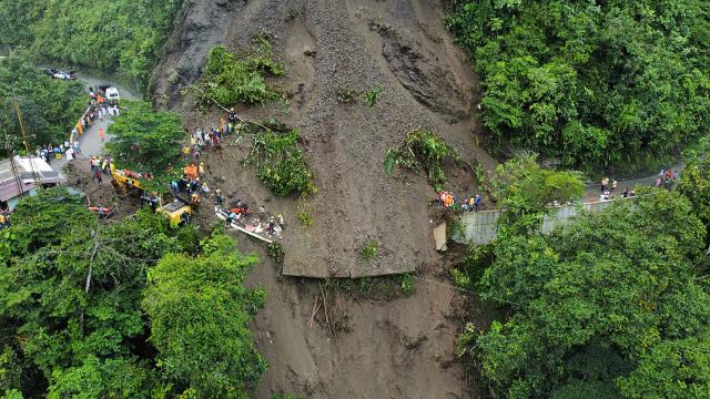 Kolombiya’da toprak kayması: En az 34 kişi öldü