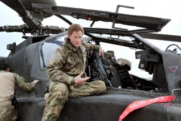 İngilizler tepkili: Prens Harry öldürdüğü Taliban sayısını açıklayarak ulusal güvenliğe zarar verdi