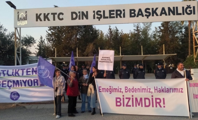 40 örgütten Ahmet Ünsal’a ve Kıbrıs Gazetesi’ne tepki eylemi