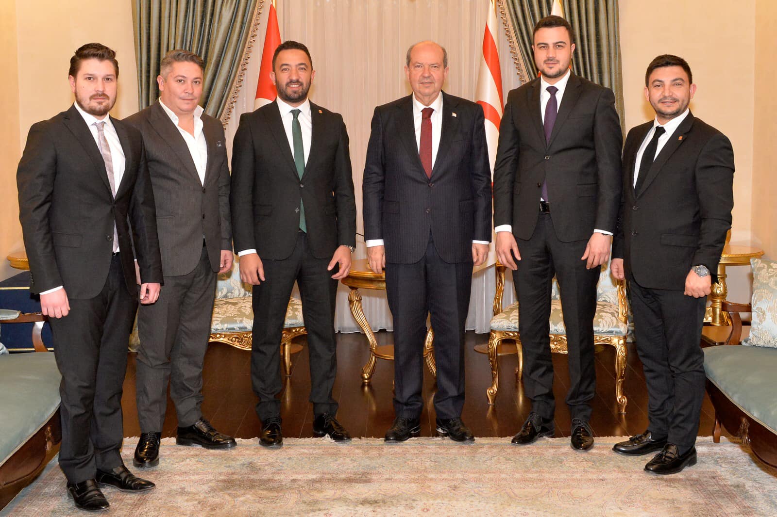 Cumhurbaşkanı Ersin Tatar, İznik Genç İş Adamları Derneği heyetini kabul ederek görüştü