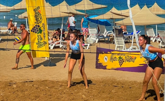 Mehmetçik Üzüm Festivali Amatör Plaj Voleybolu Turnuvası tamamlandı