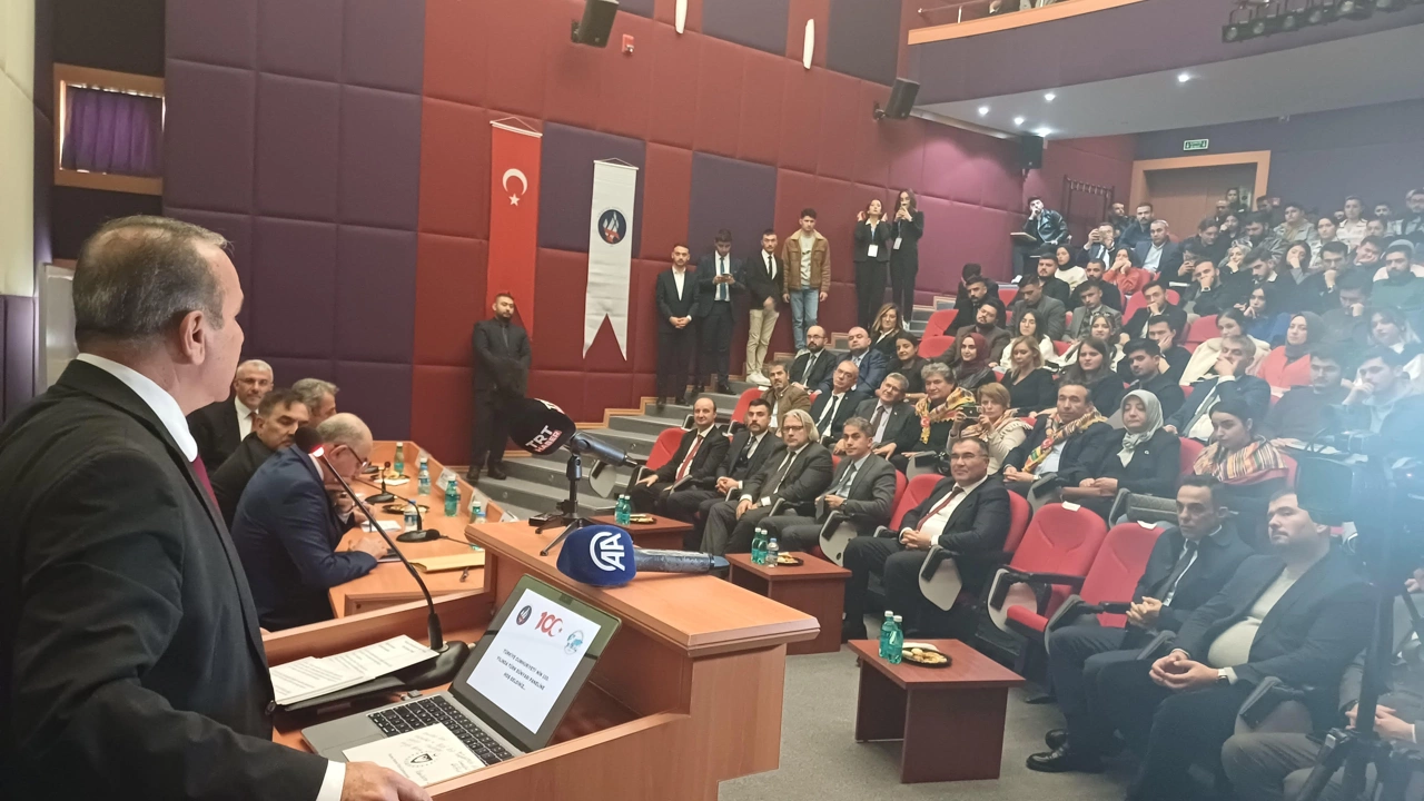 Ataoğlu “Türkiye Cumhuriyeti’nin 100. Yılında Türk Dünyası Paneli ”ne katıldı