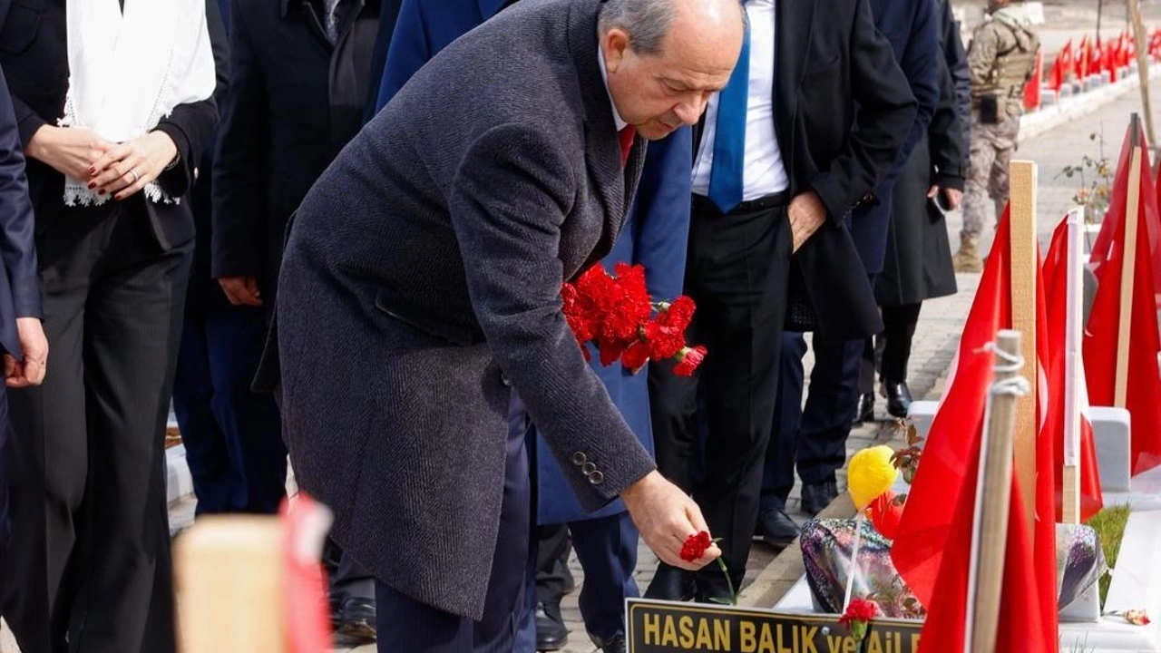 Tatar, Kahramanmaraş’ta Deprem Şehitliği’ni ziyaret etti