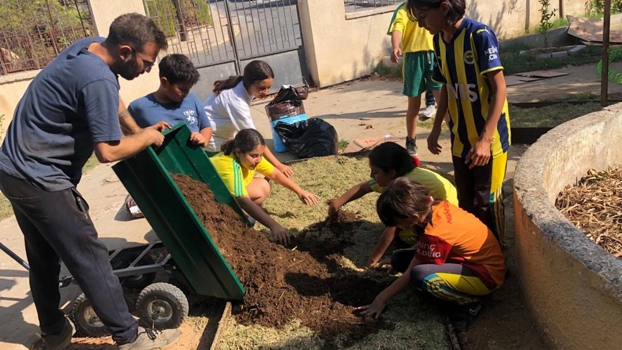 Yeşil Bilezik Projesi kapsamında Gazimağusa’daki altı ilkokula ekolojik bahçeler kazandırıldı