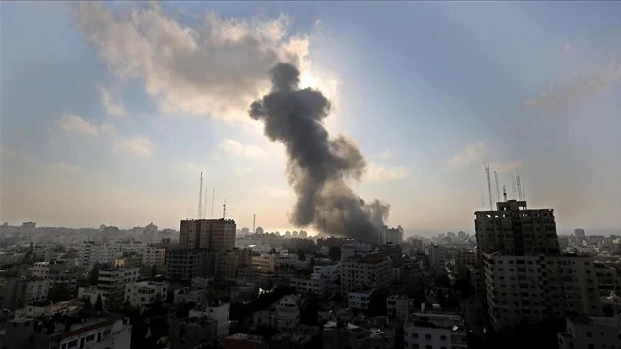 İsrail’in saldırılarını sürdürdüğü Gazze’de can kaybı 30 bin 878’e yükseldi