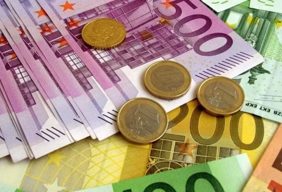 Euro 35,35, sterlin 41,15, dolar 32,65 liradan işlem görüyor