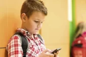 Güney Kıbrıs’taki ilkokullarda cep telefonu kullanma yasağı getiriliyor