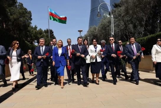 Meclis heyeti Azerbaycan'da temaslarda bulunuyor