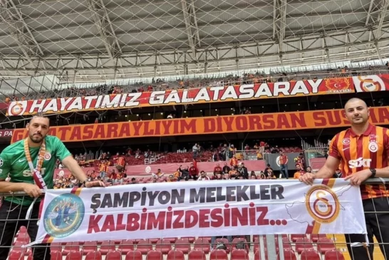 Galatasaray tribününde 'Şampiyon Melekler Kalbimizdesiniz' pankartı açıldı
