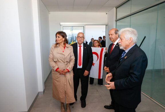 Cumhurbaşkanı Tatar, Victoria'da yenilenen Kuzey Kıbrıs Türk Toplum Merkezi binasının sembolik açılışına katıldı